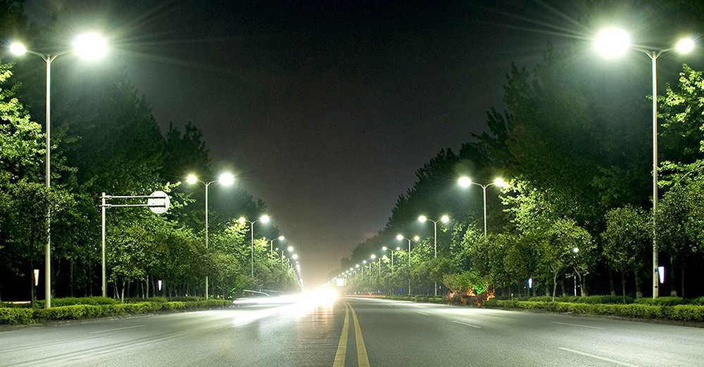 Trụ đèn cao áp chiếu sáng đường phố